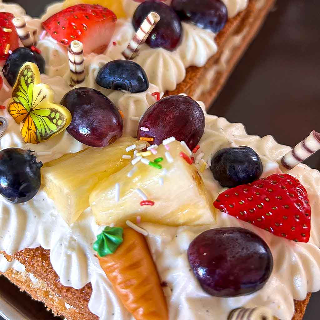 Buchstaben- und Zahlenkuchen