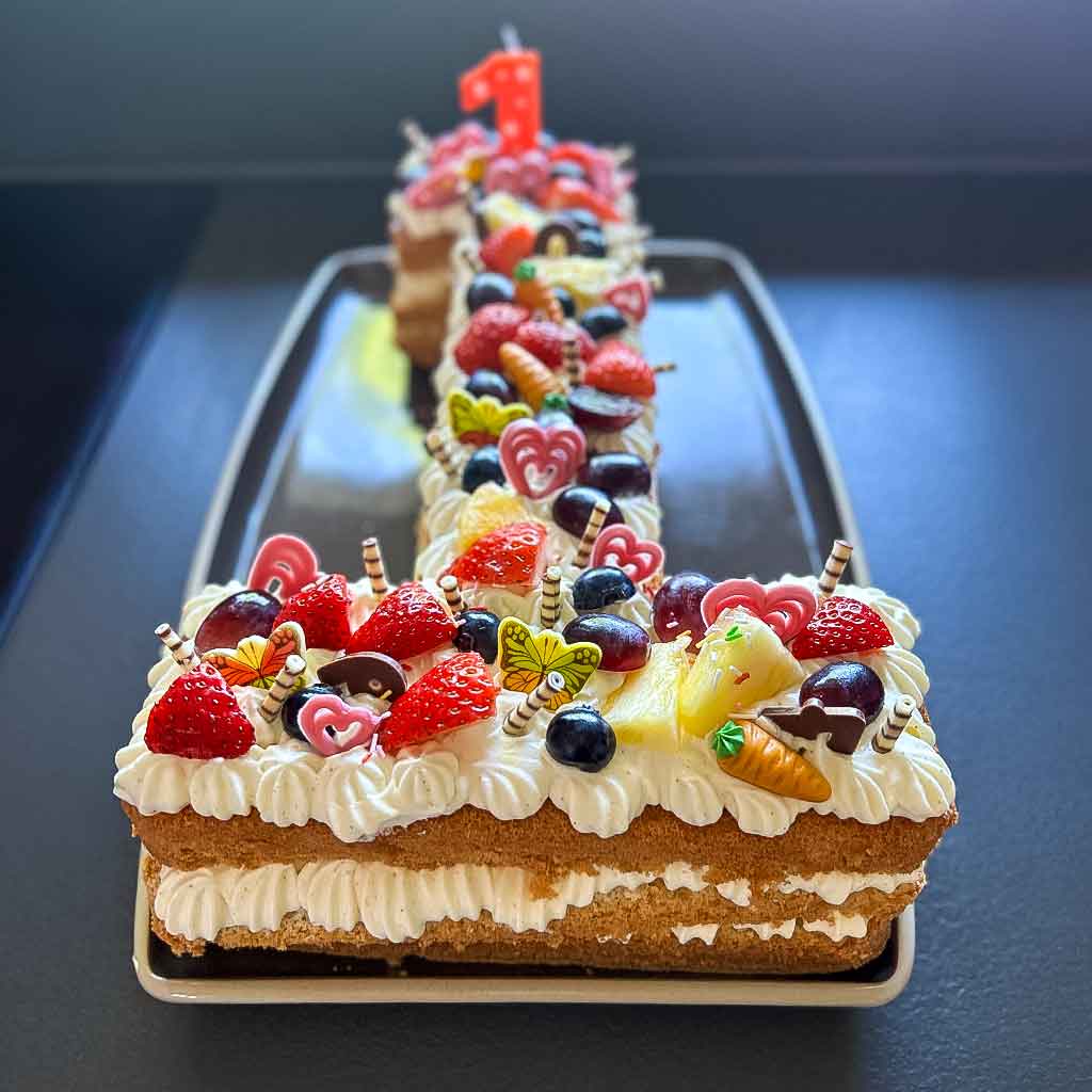 Buchstaben- und Zahlenkuchen
